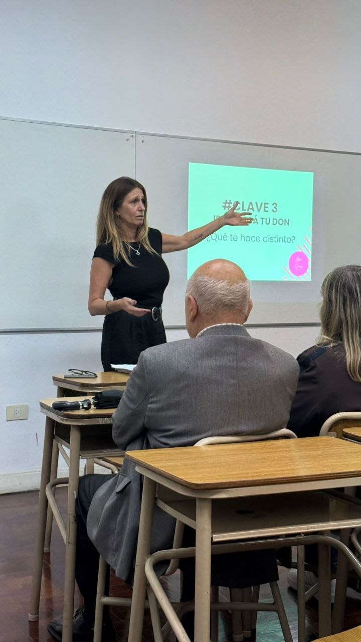 Clase con un grupo reducido de alumnos